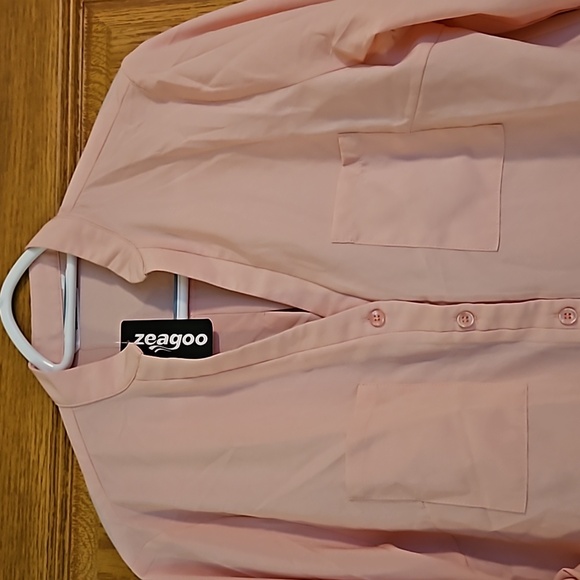 NWT Zeegoo L button down silky feel pink top with front pockets - Picture 2 of 7